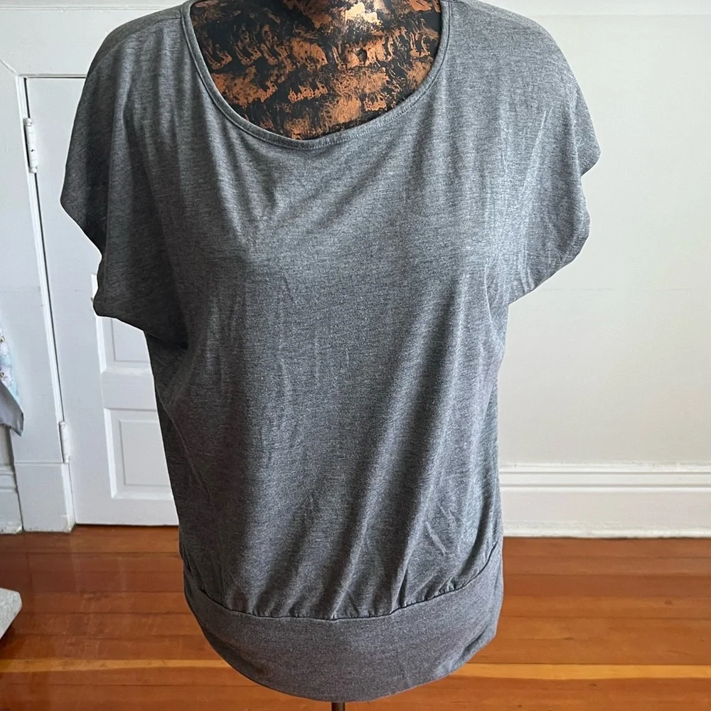 #56 MAURCIES L Gray Top - Picture 5 of 6